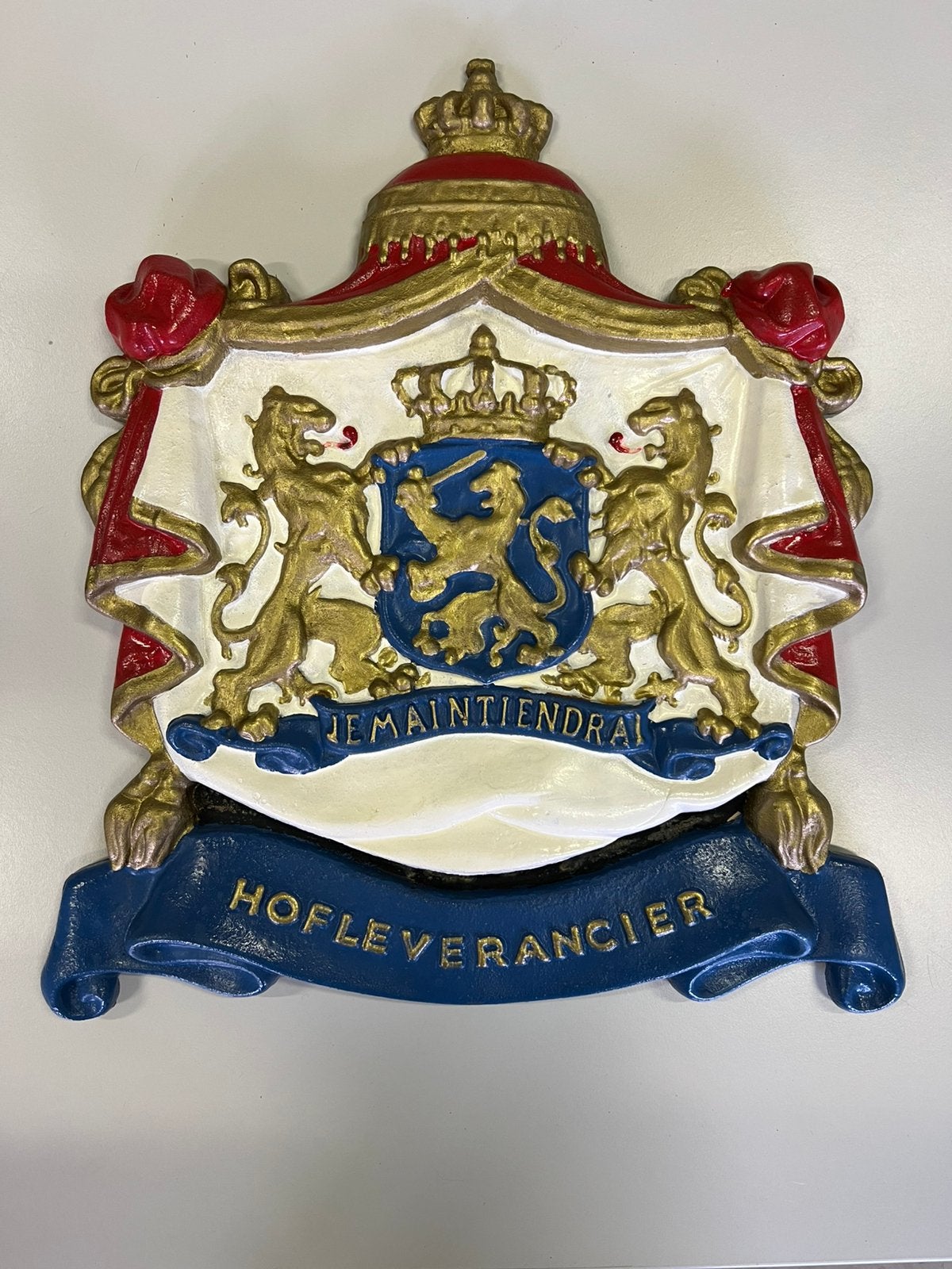 Hofleverancier WAPENSCHILD JE MAINTIENDRAI - Zwaar Gietijzer, Verzamelen, Ophalen, Gebruikt, Nederland, Overige typen