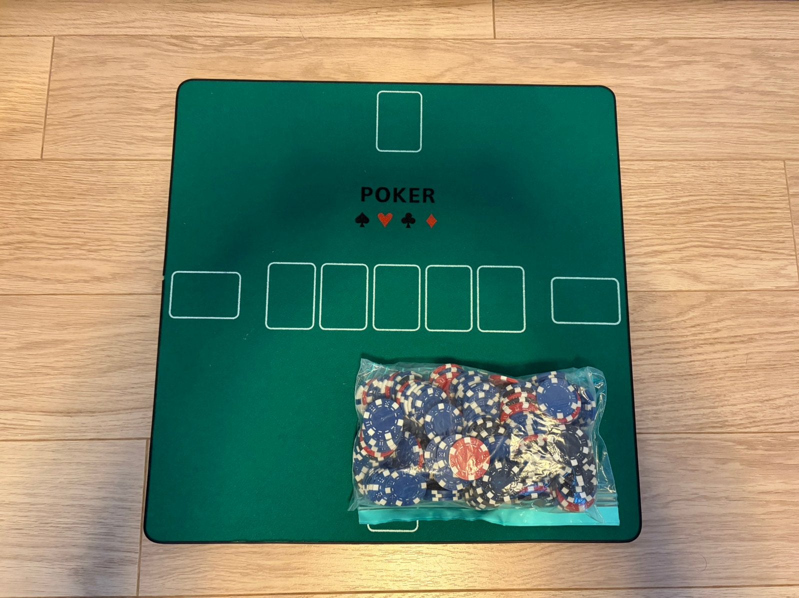 Pokerbord + poker chips, Vijf spelers of meer, Ophalen of Verzenden, Zo goed als nieuw