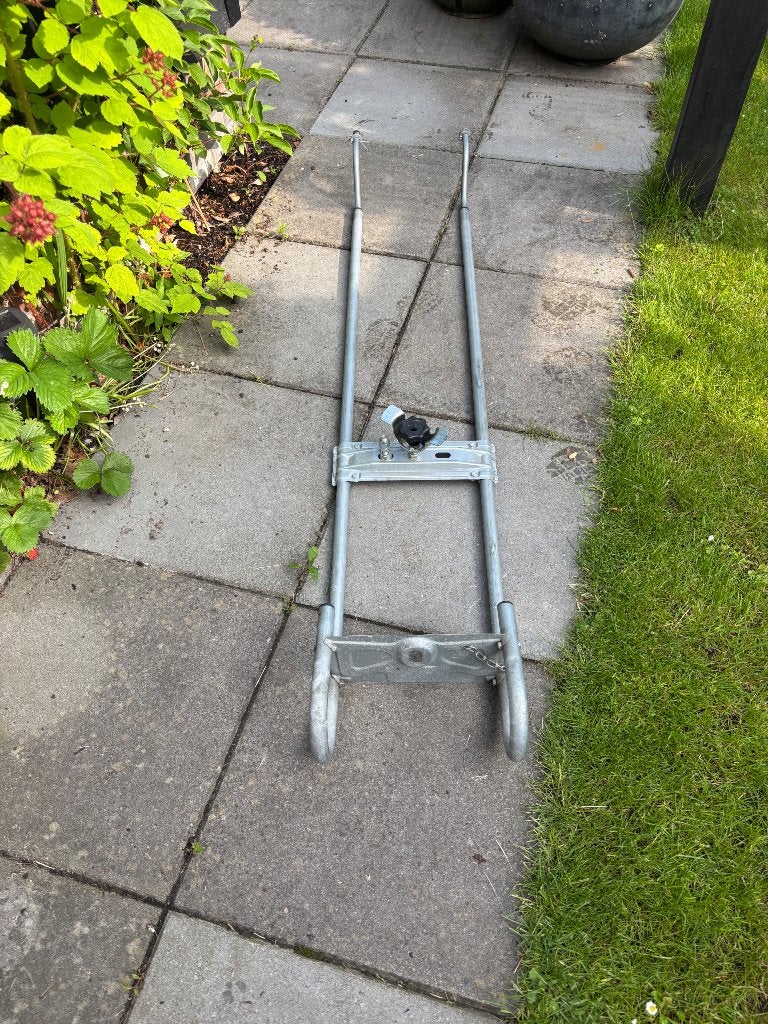 Reservewiel houder Hobby caravan, Ophalen, Zo goed als nieuw