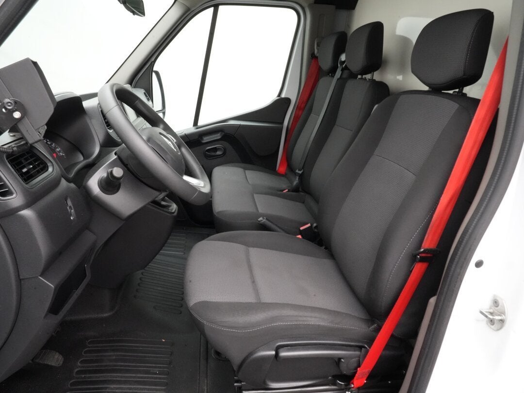 Renault Master 145PK Gesloten bak Lowliner Bakwagen LED Navi, 145 pk, Gebruikt, Euro 6, 4 cilinders