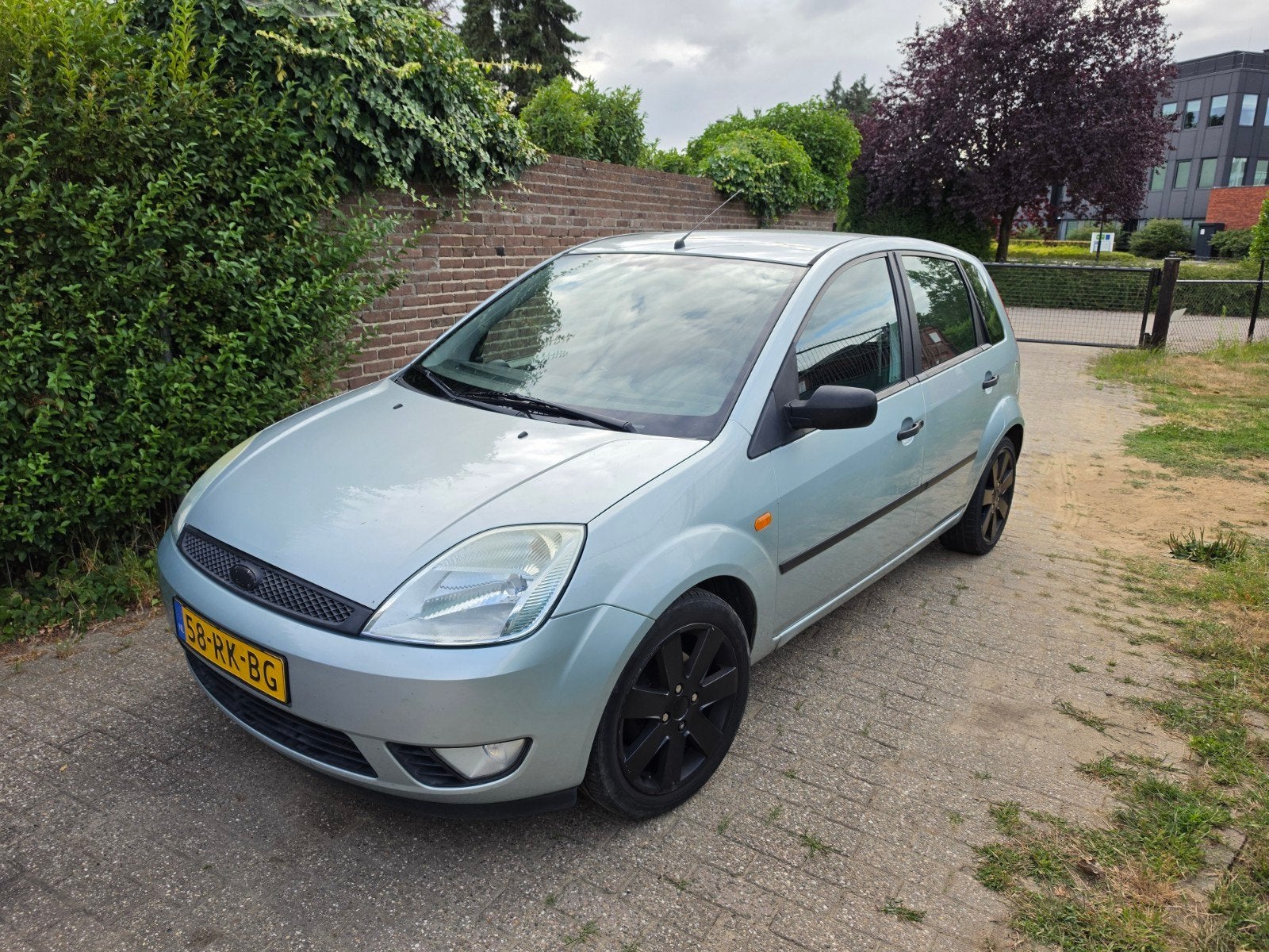 Ford Fiësta 1.3 8V 5DR 2005 Groen, Voorwielaandrijving, 1299 cc, Stof, 40 €/maand