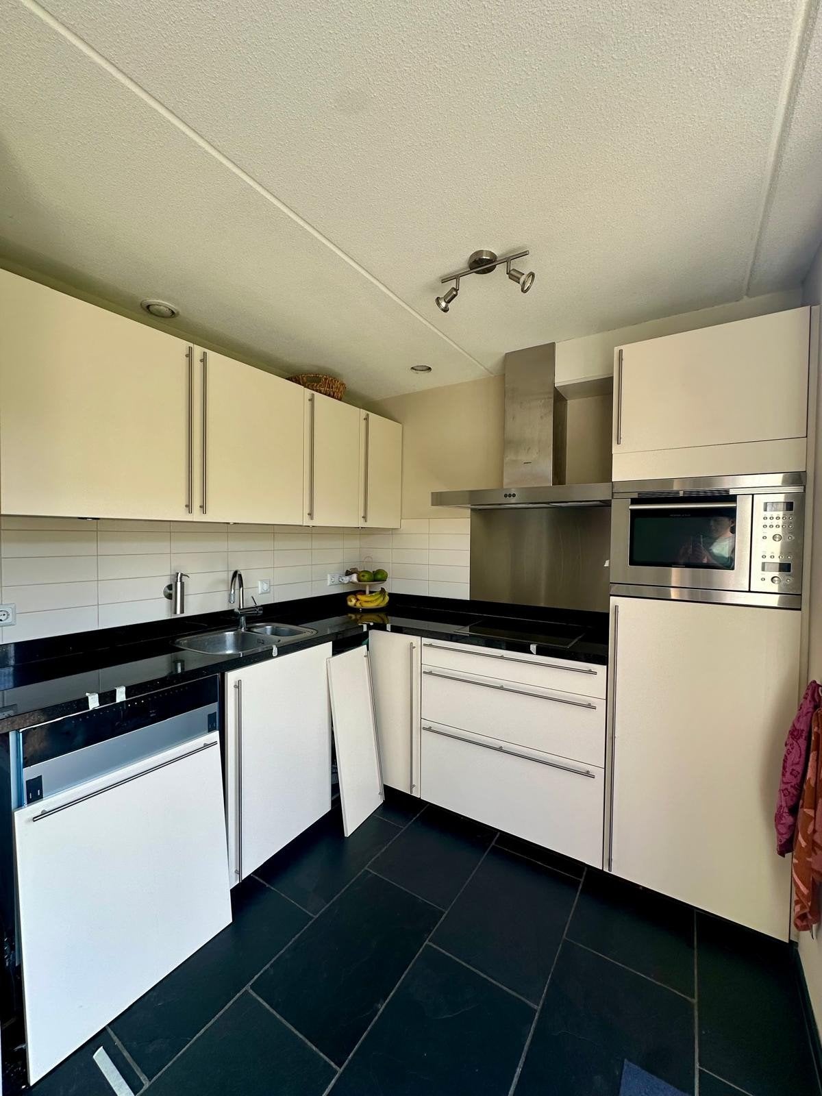 Complete keuken met Star Galaxy granieten blad, Huis en Inrichting, Keuken | Complete keukens, Gebruikt, Graniet of Steen, Ophalen of Verzenden