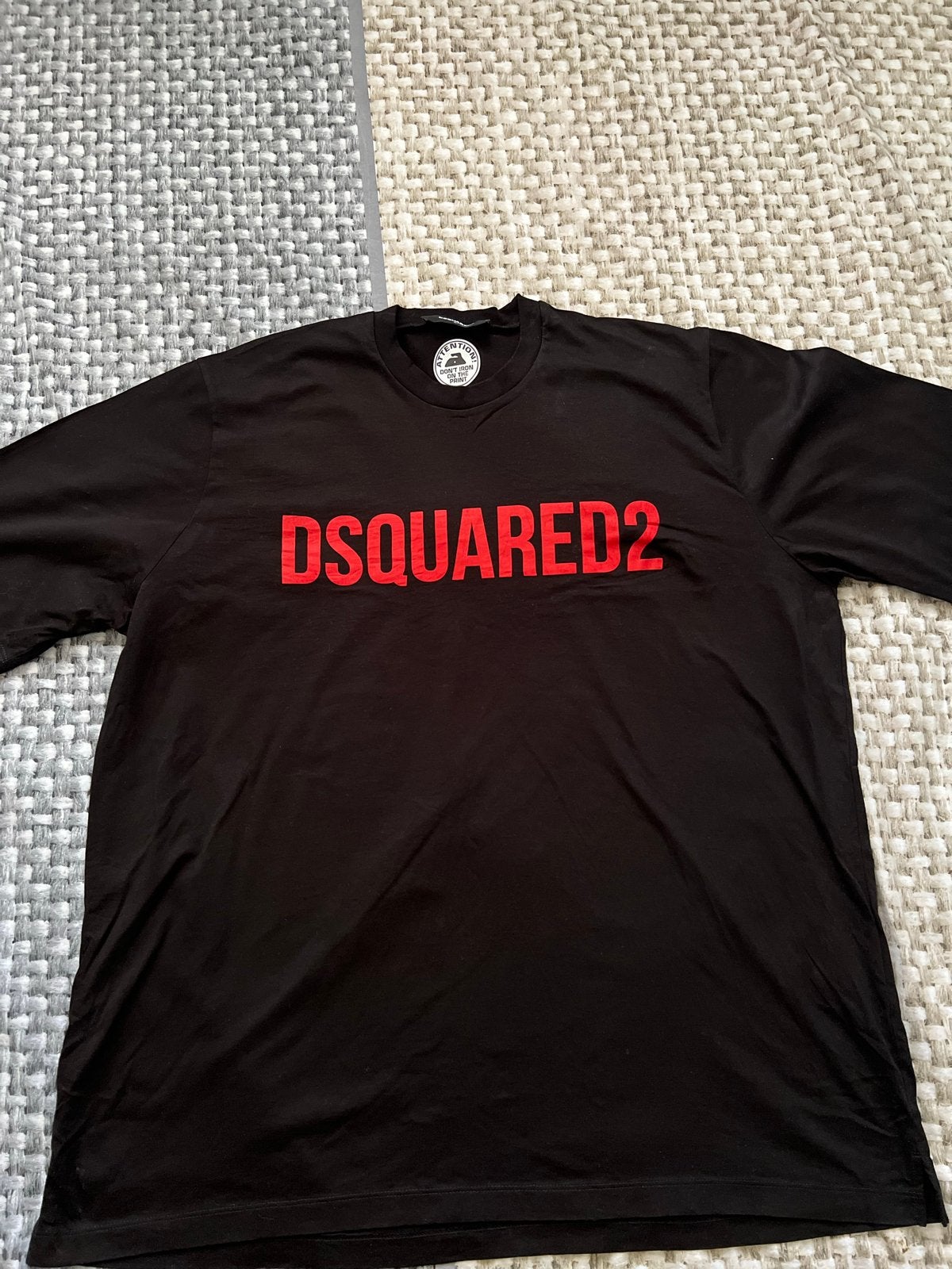 Dsquared2 T-shirt - Zwart met rood logo - Maat XL, Ophalen of Verzenden, Zo goed als nieuw, Maat 56/58 (XL), Zwart