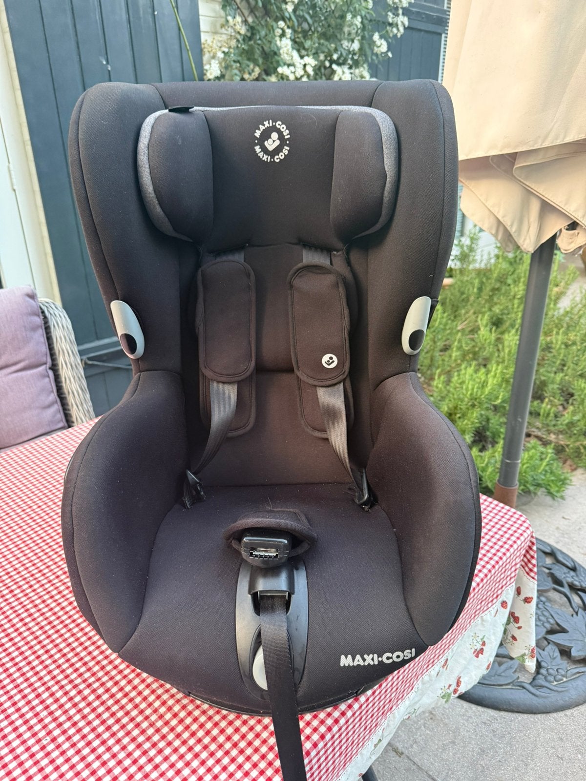 Maxicosy autostoeltje verstelbaar als nieuw, Kinderen en Baby's, Autostoeltjes, Autogordel, 9 t/m 18 kg, Slaapstand, Ophalen of Verzenden