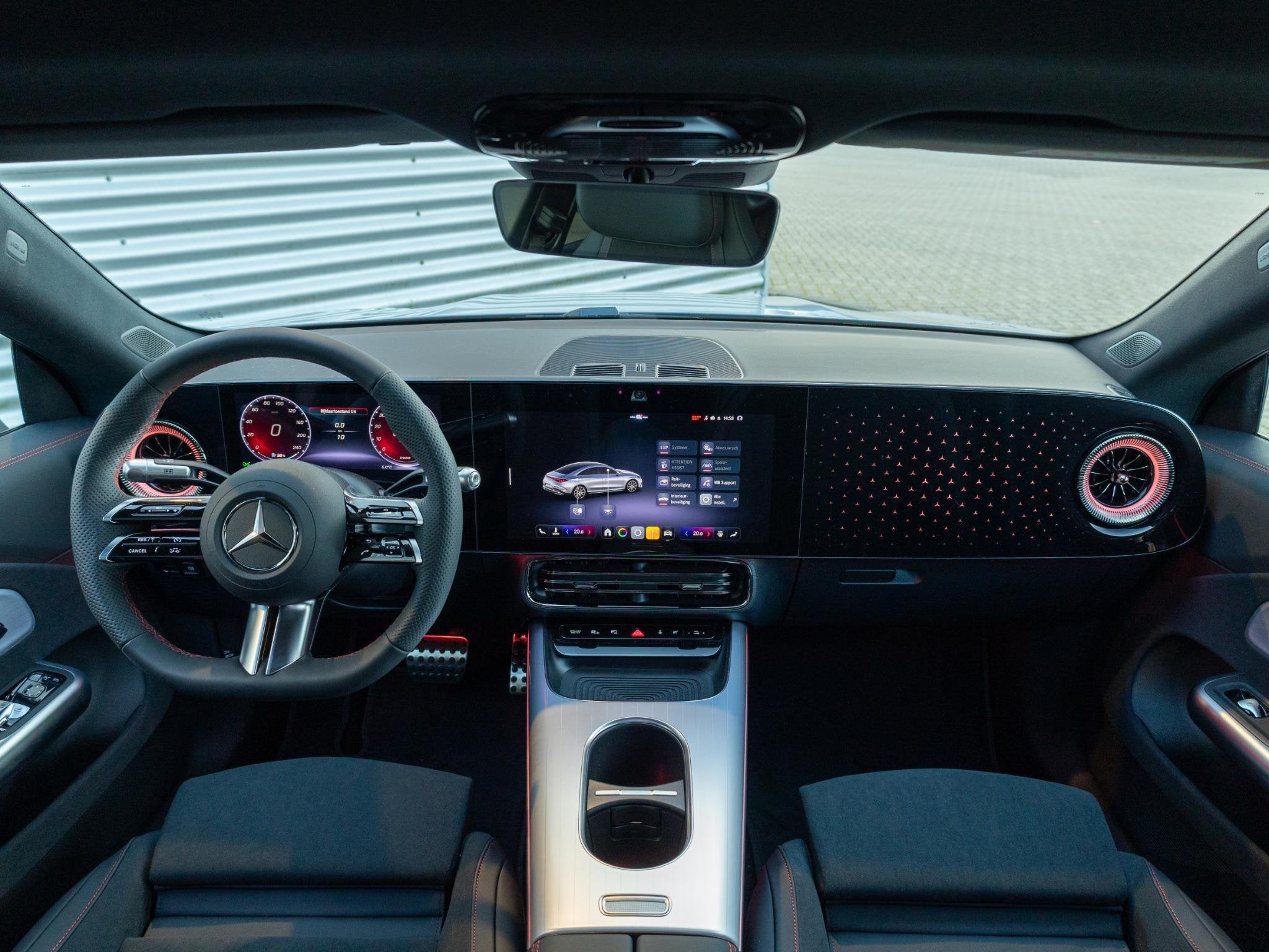 Mercedes-Benz CLA Limousine 250+ Launch Edition 85.5 kWh, Auto's, Mercedes-Benz, CLA, Achterwielaandrijving, Zwart, 743 km