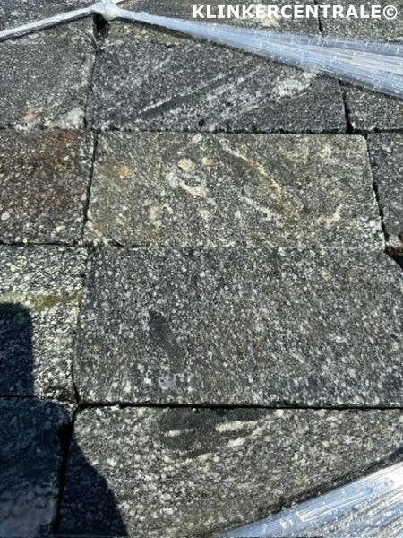 30m2 gemêleerd natuurst. klinkers 26x12,5x8cm kinderkoppen, Tuin en Terras, Tegels en Klinkers, Bij dit gebruikte product niet meer te achterhalen.