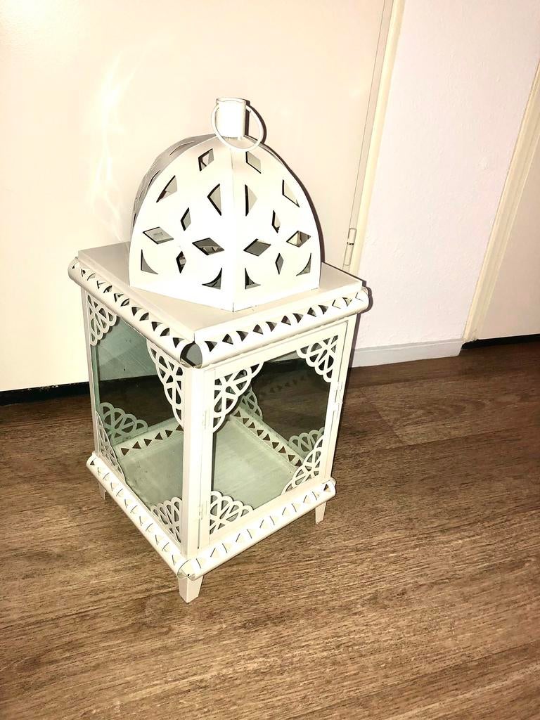 Te koop grote metalen lantaarn, Huis en Inrichting, Woonaccessoires | Kandelaars en Kaarsen, Ophalen, Zo goed als nieuw, Metaal