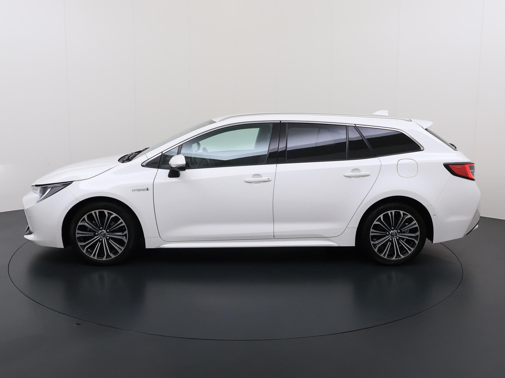 Toyota Corolla Touring Sports 1.8 Hybrid Executive | Navigat, Auto's, 12 maanden, Gebruikt, 4 cilinders, Corolla