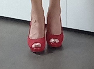 Heel mooie rode pump, Ophalen of Verzenden, Zo goed als nieuw, Rood