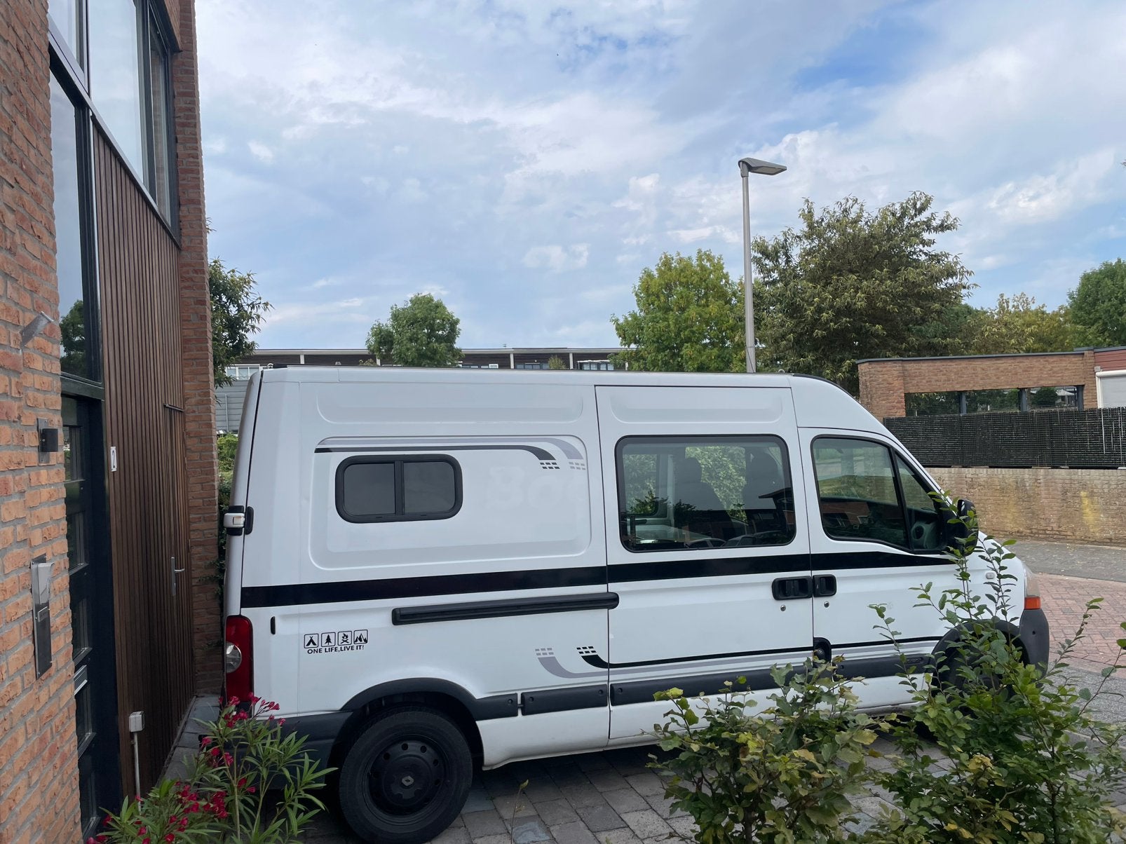 4 persoons bus camper Renault Master, Vacatures, Vacatures | Automotive, Vanaf 10 jaar, Overige vormen, Vakantiewerk, 33 - 40 uur