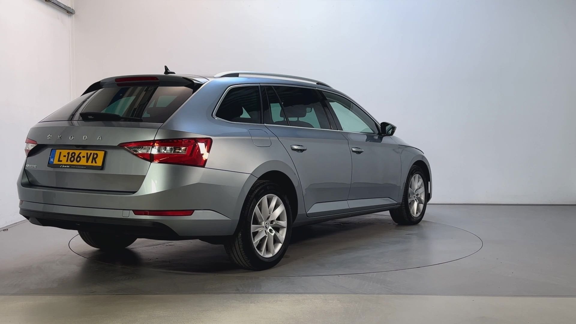 Skoda Superb Combi 1.5 TSI 150pk DSG ACT Business Edition Ad, Dealer onderhouden, Stof, 4 cilinders, Origineel Nederlands