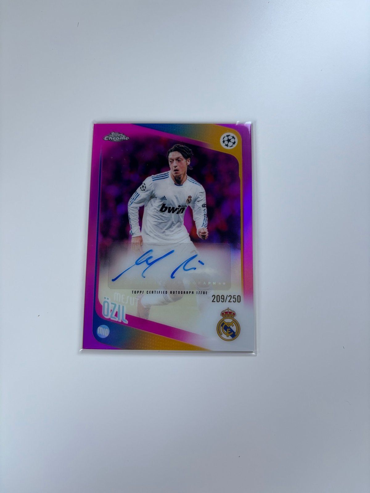 Topps Chrome Mesut Özil Autograaf Kaart 209/250, Ophalen of Verzenden, Zo goed als nieuw, Buitenlandse clubs, Spelerskaart