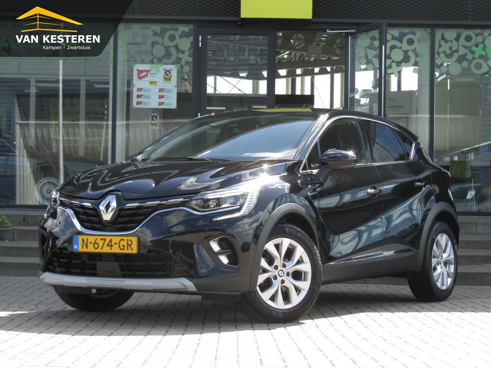 RENAULT Captur TCe 140pk GPF EDC Intens / 9,3 Navigatie / 36
