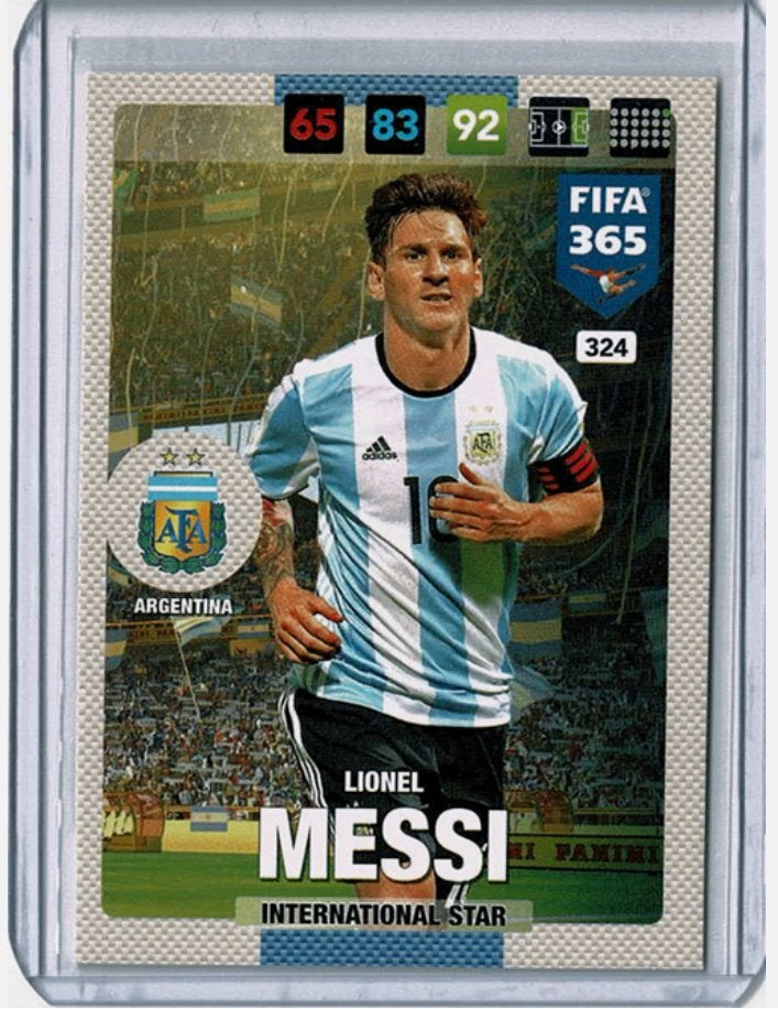 2016 Panini FIFA 365 Lionel Messi GOAT Legend #324, Ophalen of Verzenden, Zo goed als nieuw, Buitenlandse clubs, Spelerskaart