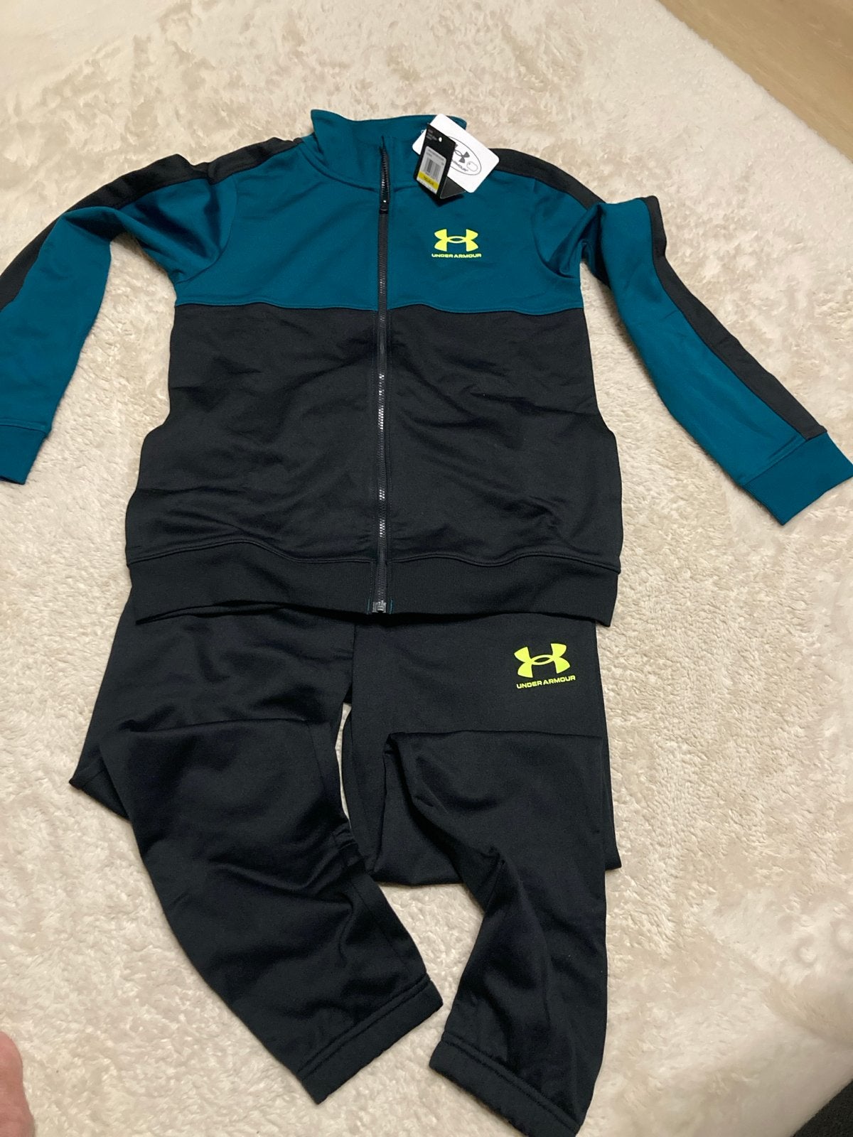 Nieuw Under Armour Trainingspak voor Kinderen - Maat M, Kinderen en Baby's, Ophalen, Nieuw, Jongen