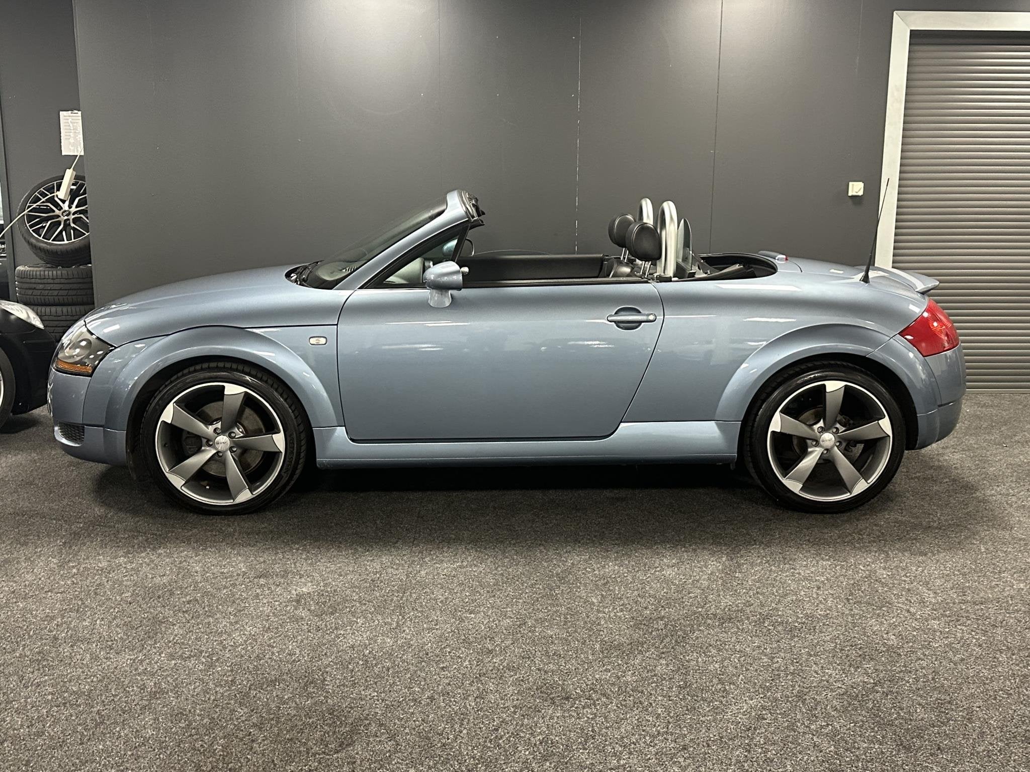 Audi TT Roadster 1.8 5V Turbo, Voorwielaandrijving, TT, Gebruikt, Zwart