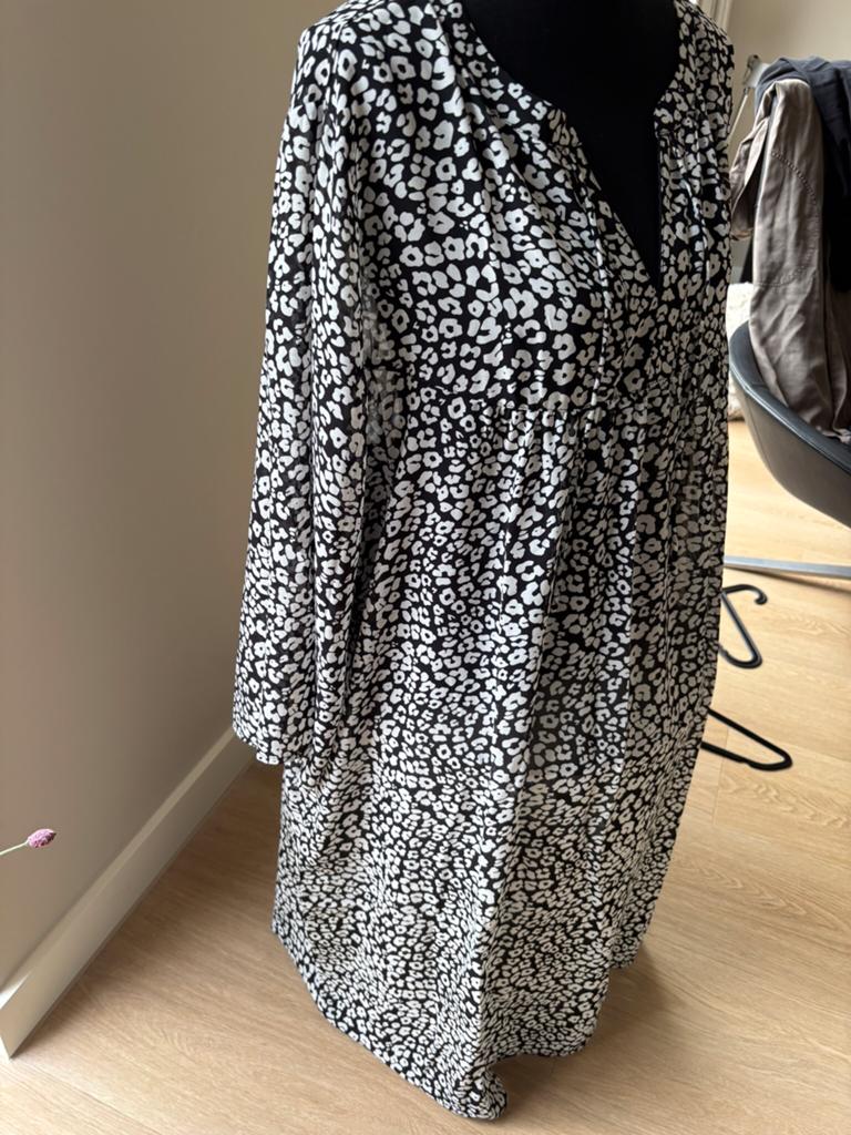 Jurk zwart-wit maat 48, Kleding | Dames, Jurken, Zwart, Maat 46/48 (XL) of groter, Nieuw, Ophalen of Verzenden