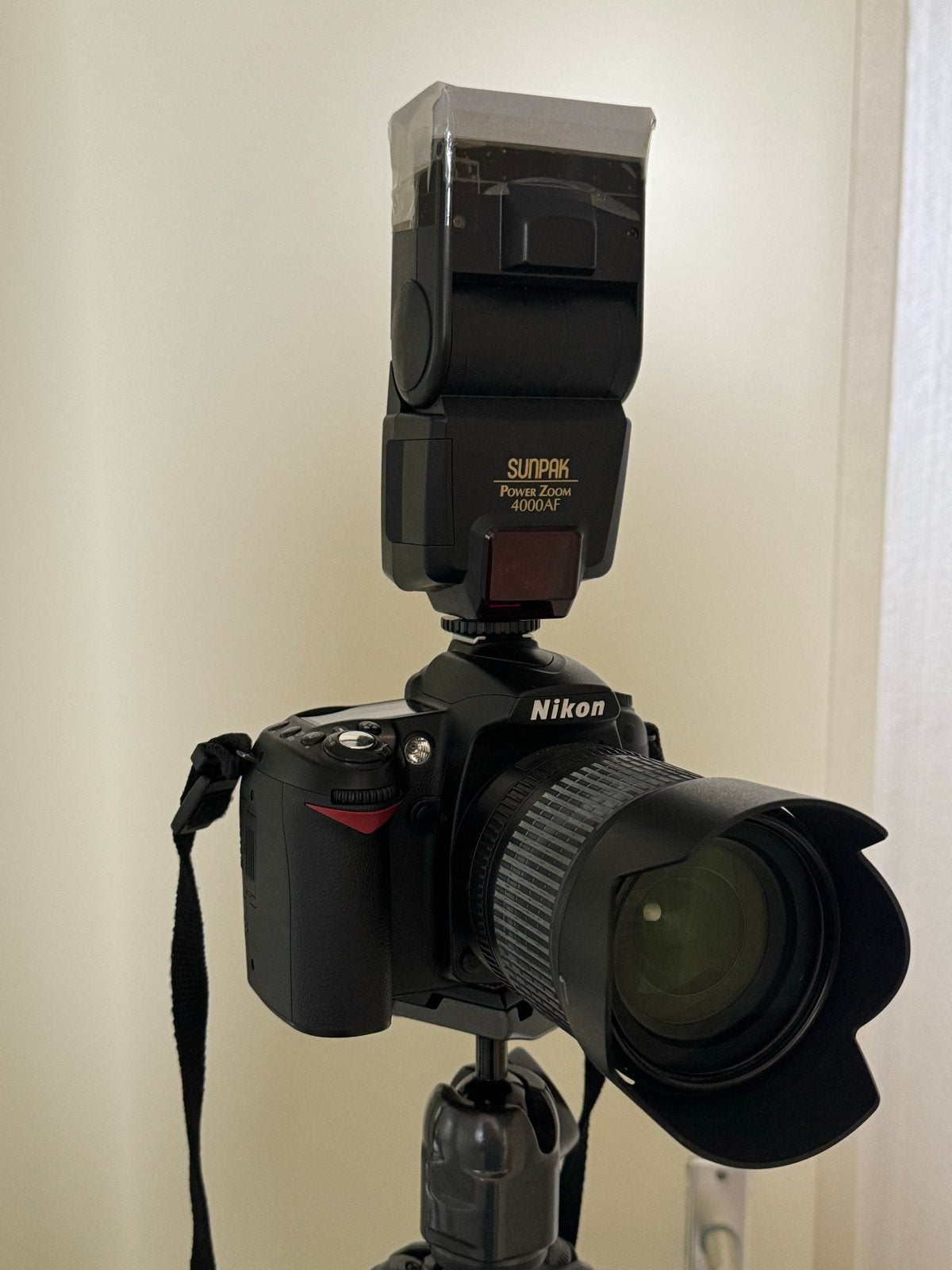 Nikon D90 DSLR Camera met Hama Statief en Sunpak Flitser, Ophalen, Gebruikt, Driepoot, Hama