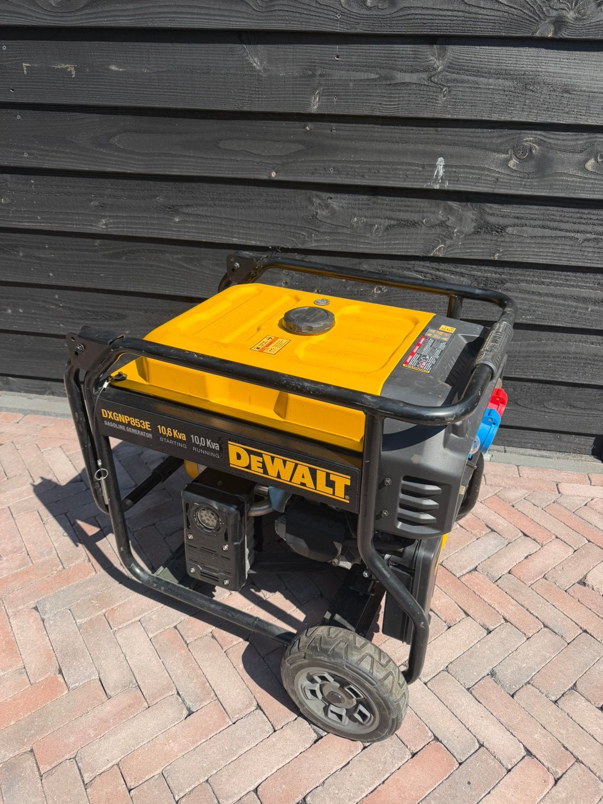 Dewalt generator l aggregaat l Noodstroom l nooit gebruikt