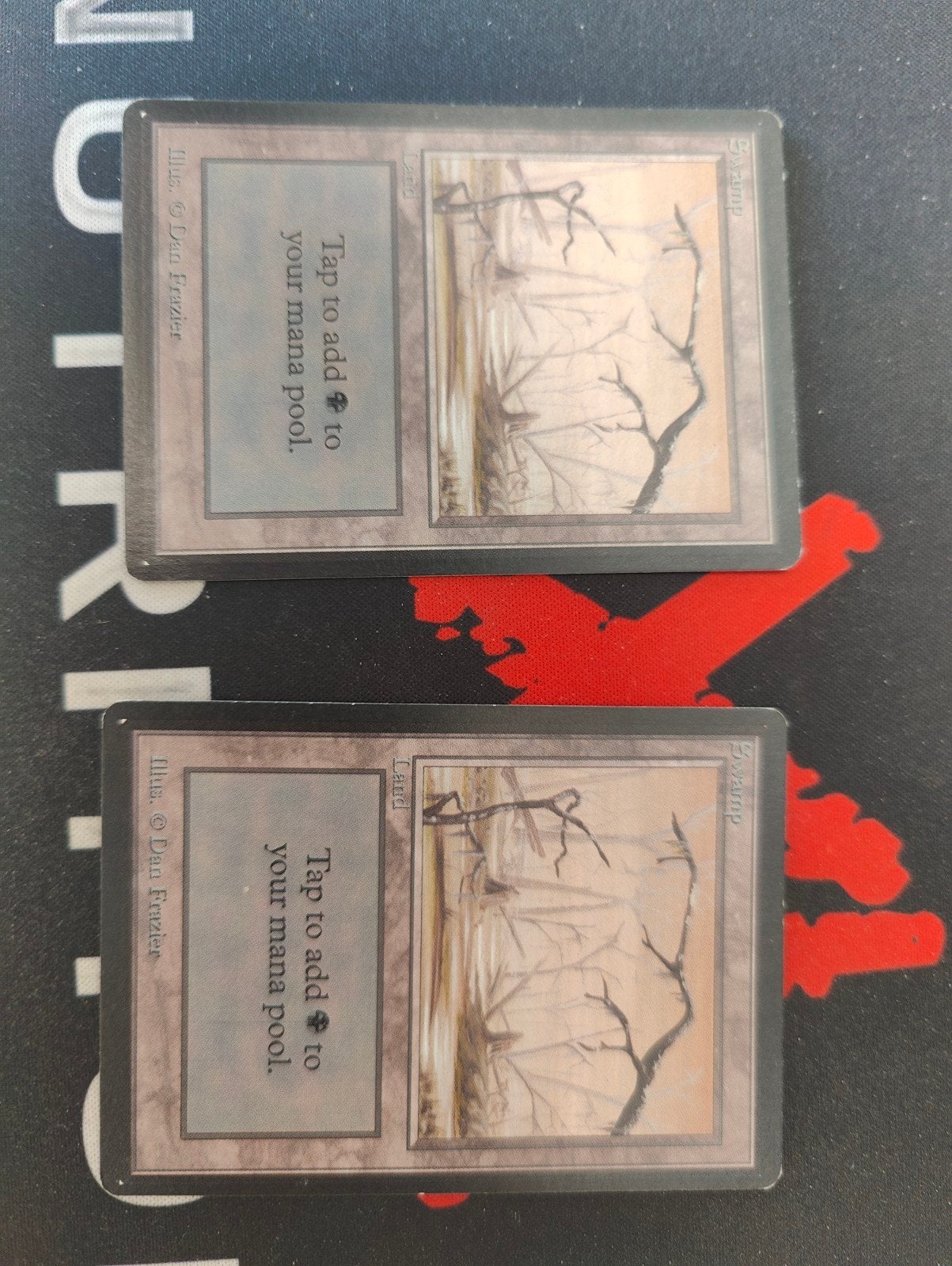 magic the gathering - 2x swamp beta, Hobby en Vrije tijd, Verzamelkaartspellen | Magic the Gathering, Verzenden, Zo goed als nieuw