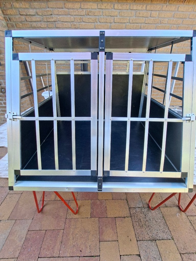 Gebruikte aluminium auto hondenbench met twee deurtjes, Ophalen, Gebruikt