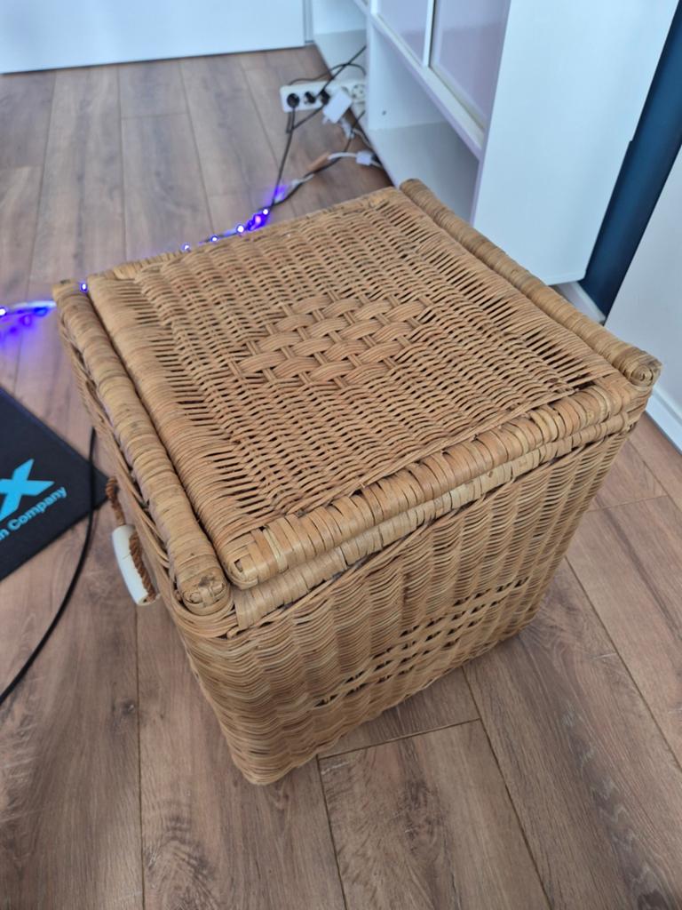 Rieten mand/opbergbox., Huis en Inrichting, Woonaccessoires | Schalen en Manden, Ophalen, Rechthoekig, Riet
