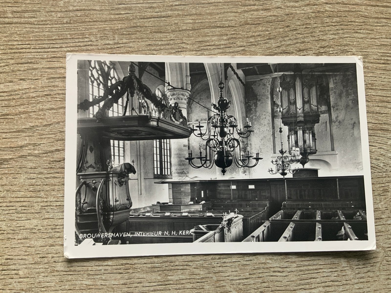 Brouwershaven Interieur N.H. Kerk, Ophalen of Verzenden, 1920 tot 1940, Gelopen, Zeeland