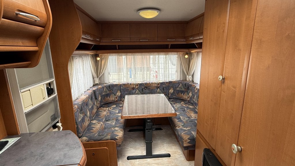 Hobby Excellent 470 UF bj 1997 met voortent en zakluifel, Caravans en Kamperen, Caravans, Rondzit, Hobby, Bedrijf, Schokbreker