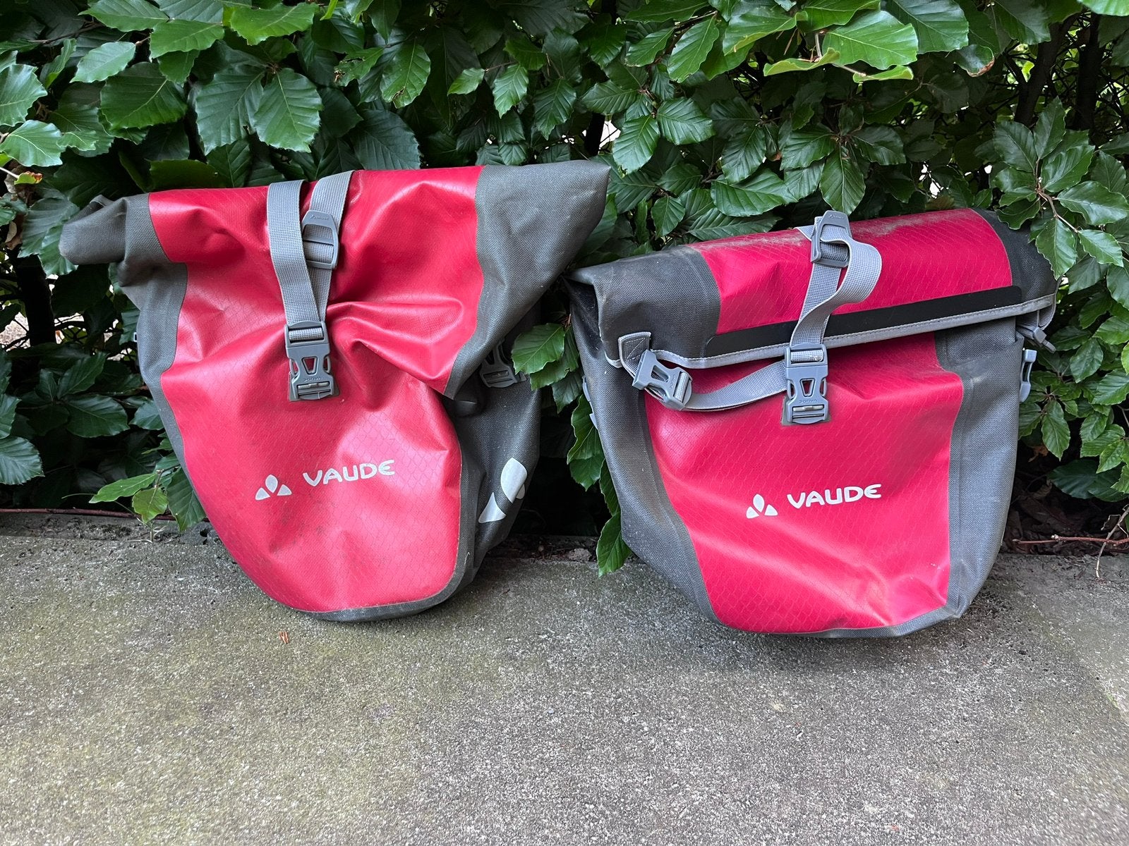 Vaude fietstassen, rood/grijs, waterdicht, Fietsen en Brommers, Fietsaccessoires | Fietstassen, Gebruikt, Ophalen of Verzenden