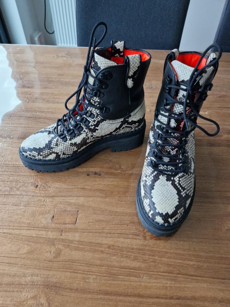 Nieuwe Nubikk enkellaarzen mt 38, Ophalen of Verzenden, Nieuw, Zwart