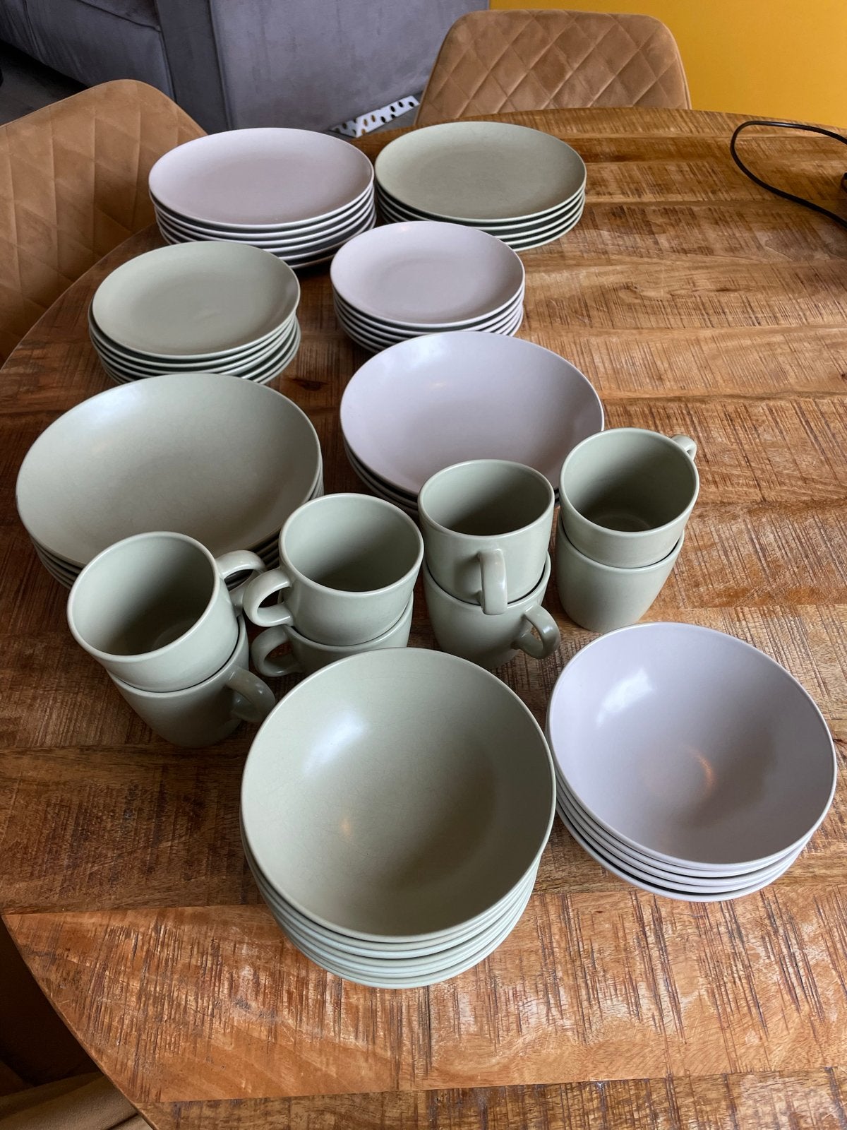 Mooi servies set in groen en beige tinten ikea, Ophalen, Gebruikt, Overige merken, Keramiek