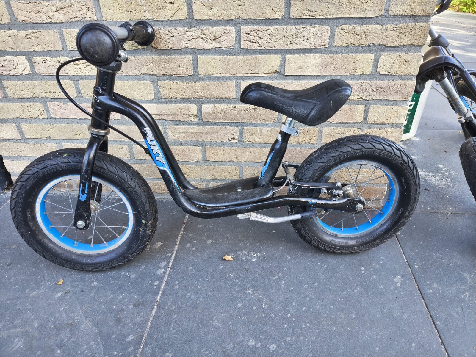 Puky loopfiets zwart met blauw, Ophalen, Gebruikt, Loopfiets