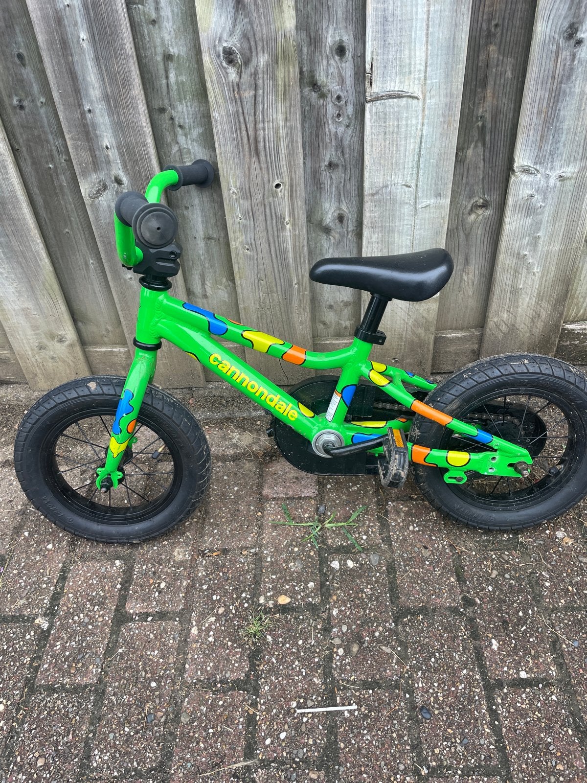 Cannondale 12 inch kinderfiets met zijwieltjes, Ophalen of Verzenden, Gebruikt, Minder dan 16 inch, Zijwieltjes
