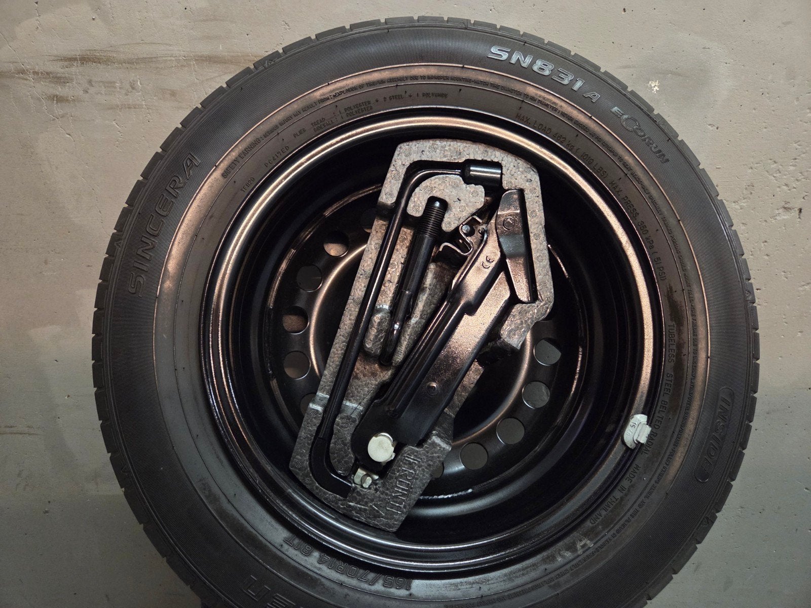 Reservewiel krikset VW UP / Mii / Citigo, Auto diversen, Ophalen of Verzenden