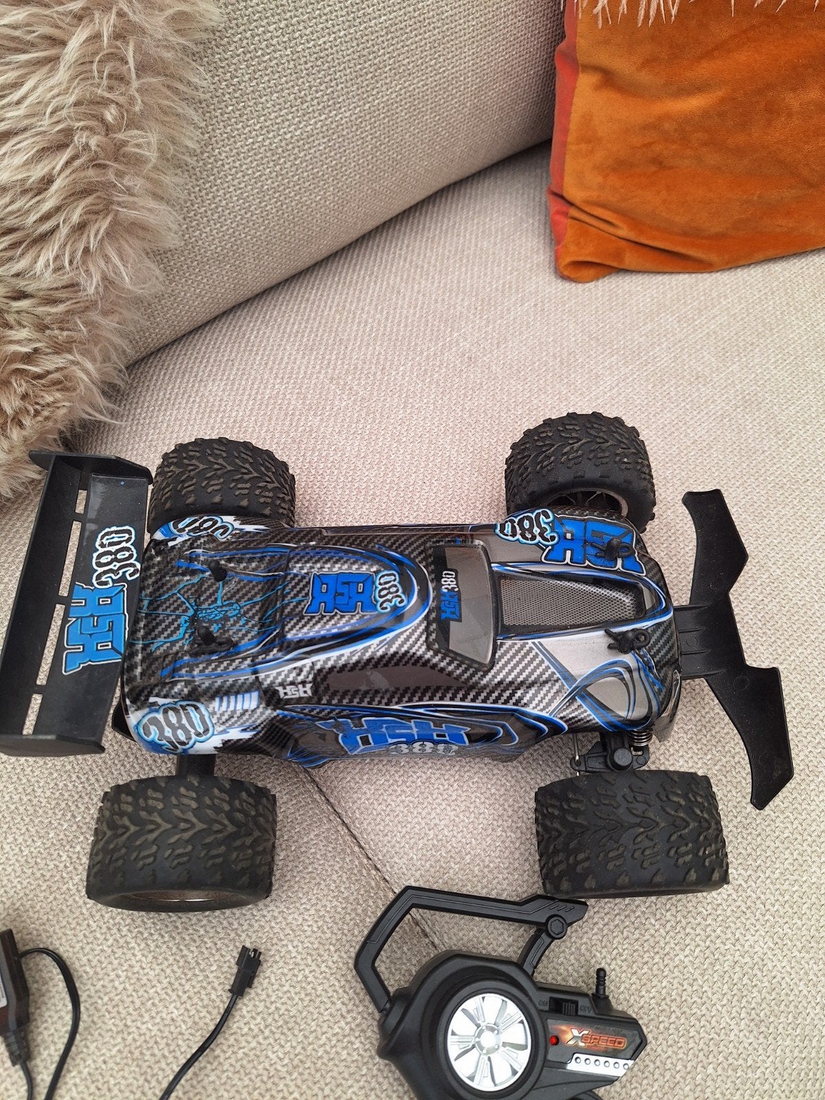 Radiografisch bestuurbare auto oplaadbaar, Hobby en Vrije tijd, Ophalen of Verzenden, Overige schalen, Auto offroad