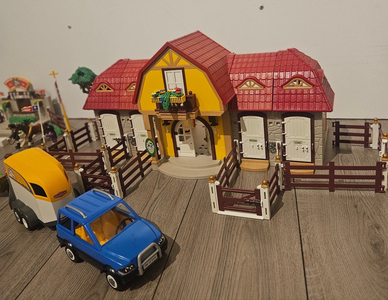 Playmobil Country Paardenranch 5221en auto met trailer 5223, Gebruikt, Gebouw, Complete set, Ophalen of Verzenden