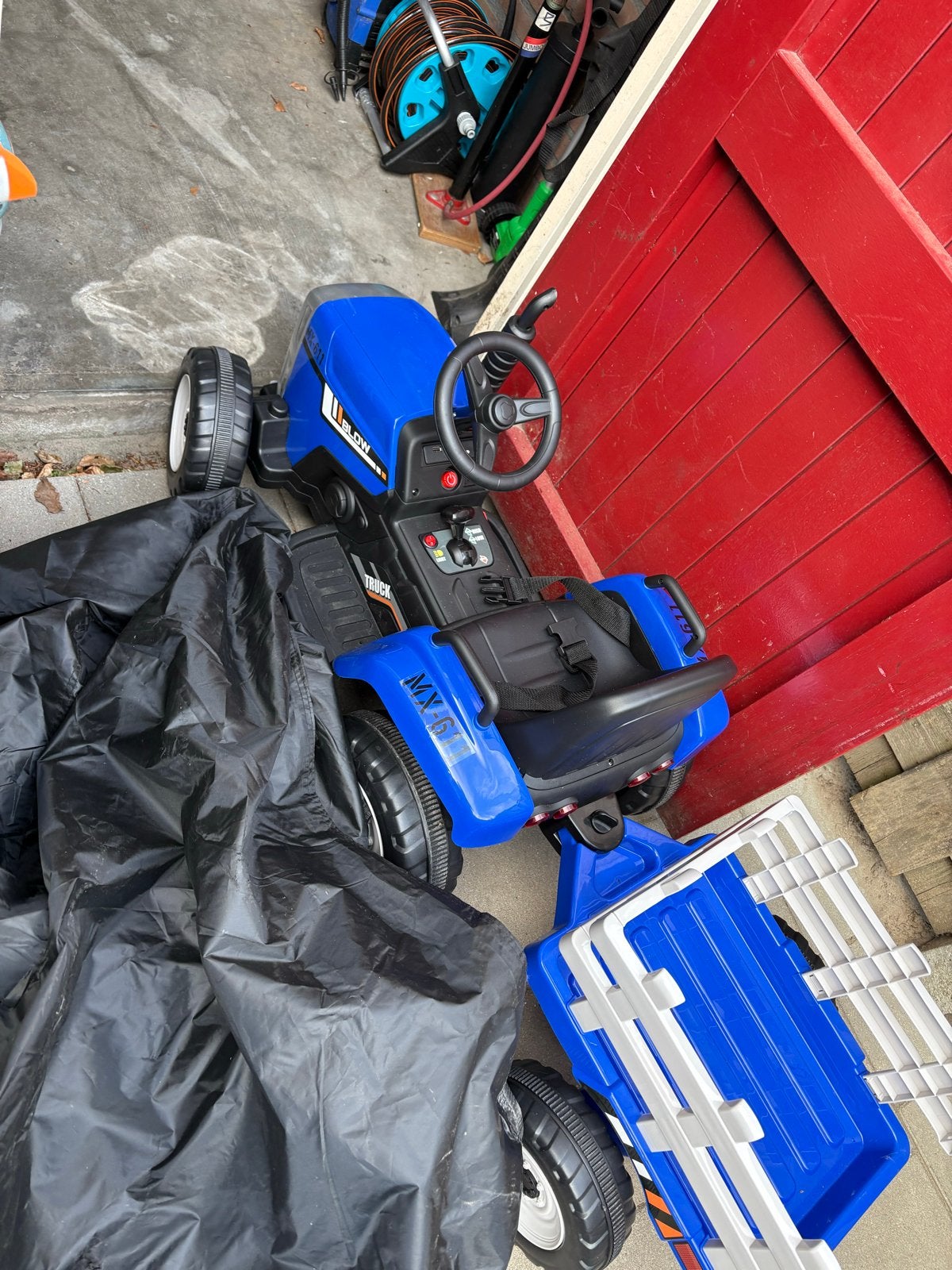 Blauwe elektrische tractor met aanhanger, Ophalen, Gebruikt, Trapvoertuig