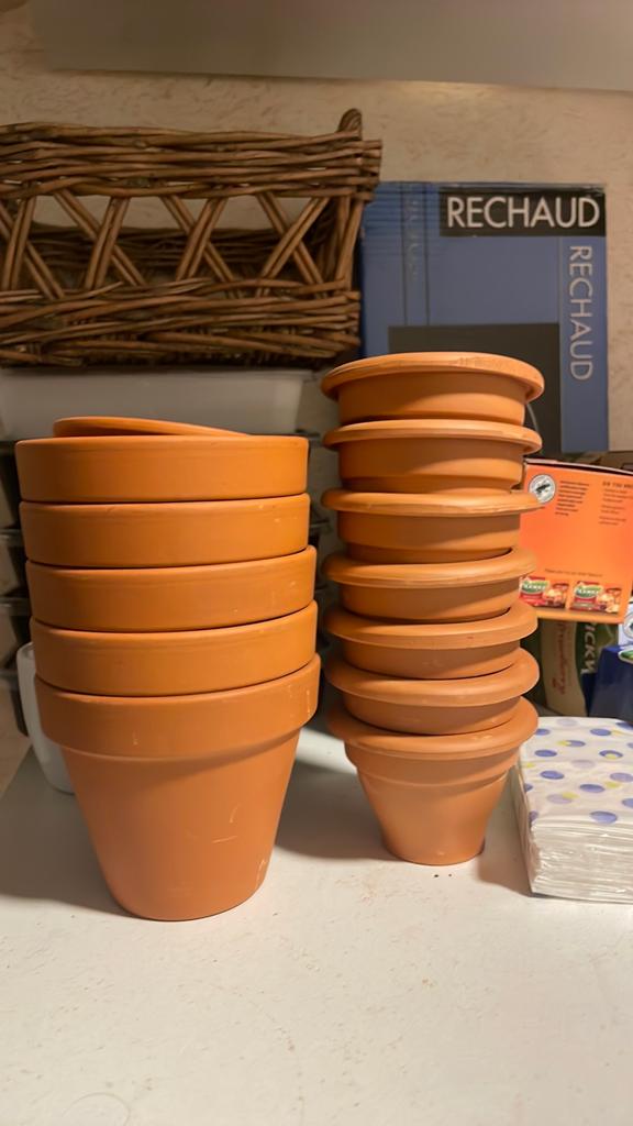 13 kleine terracotta potjes voor, Tuin en Terras, Bloempotten, Ophalen, Rond, Zo goed als nieuw, Minder dan 40 cm