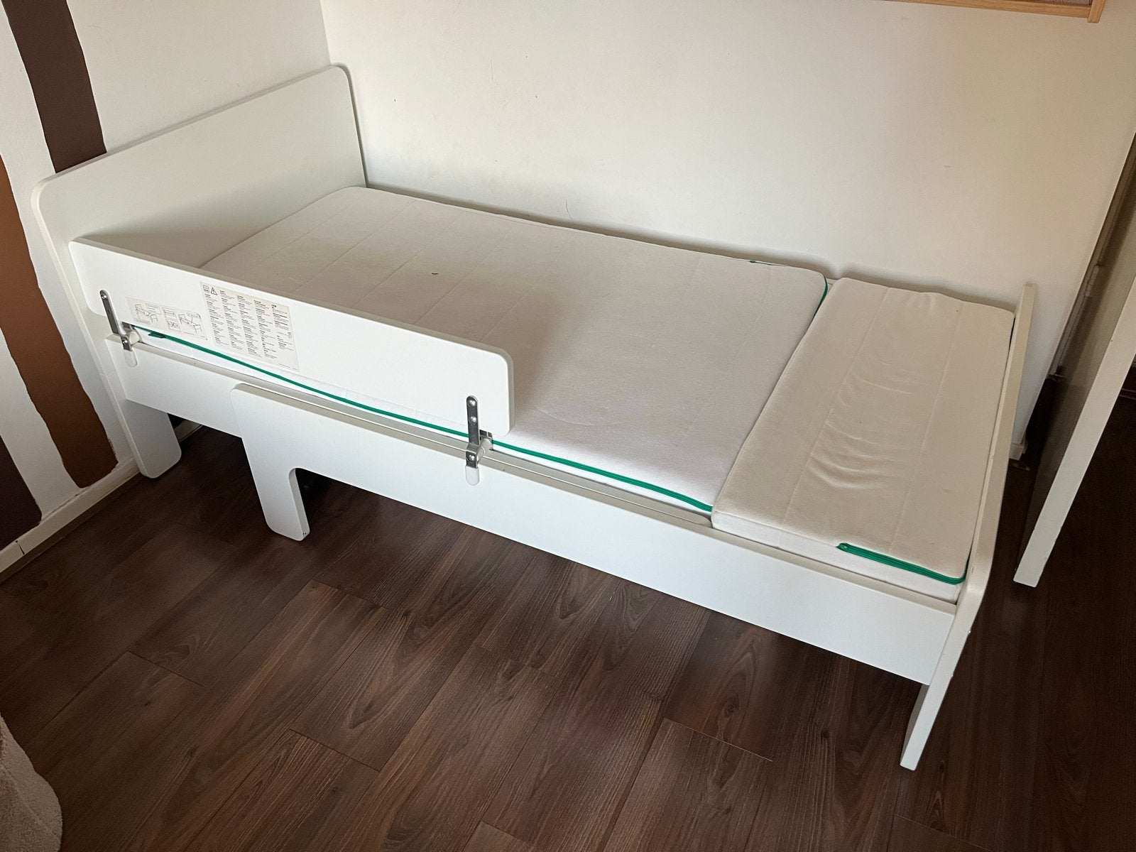 Ikea SLÄKT Kinderbed met matras, uitschuifbaar tot 2 meter, Gebruikt, 70 tot 85 cm, Ophalen of Verzenden, Matras