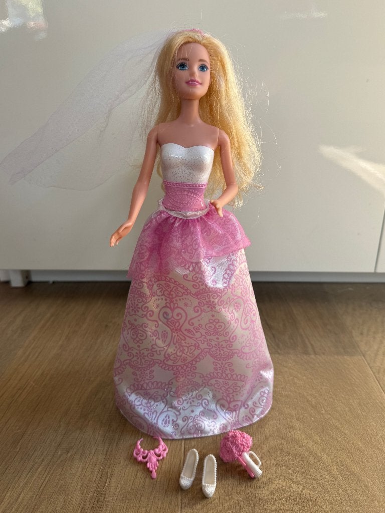 Barbie Bride CFF37, Ophalen of Verzenden, Gebruikt, Pop
