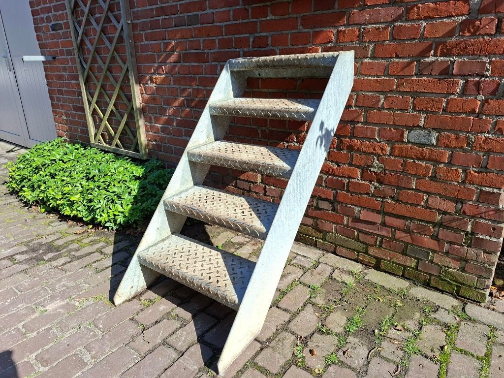 Professionele gegalvaniseerde 5 treeds trap/ buitentrap!, Doe-het-zelf en Verbouw, Ladders en Trappen, Ophalen, Gebruikt, Trap