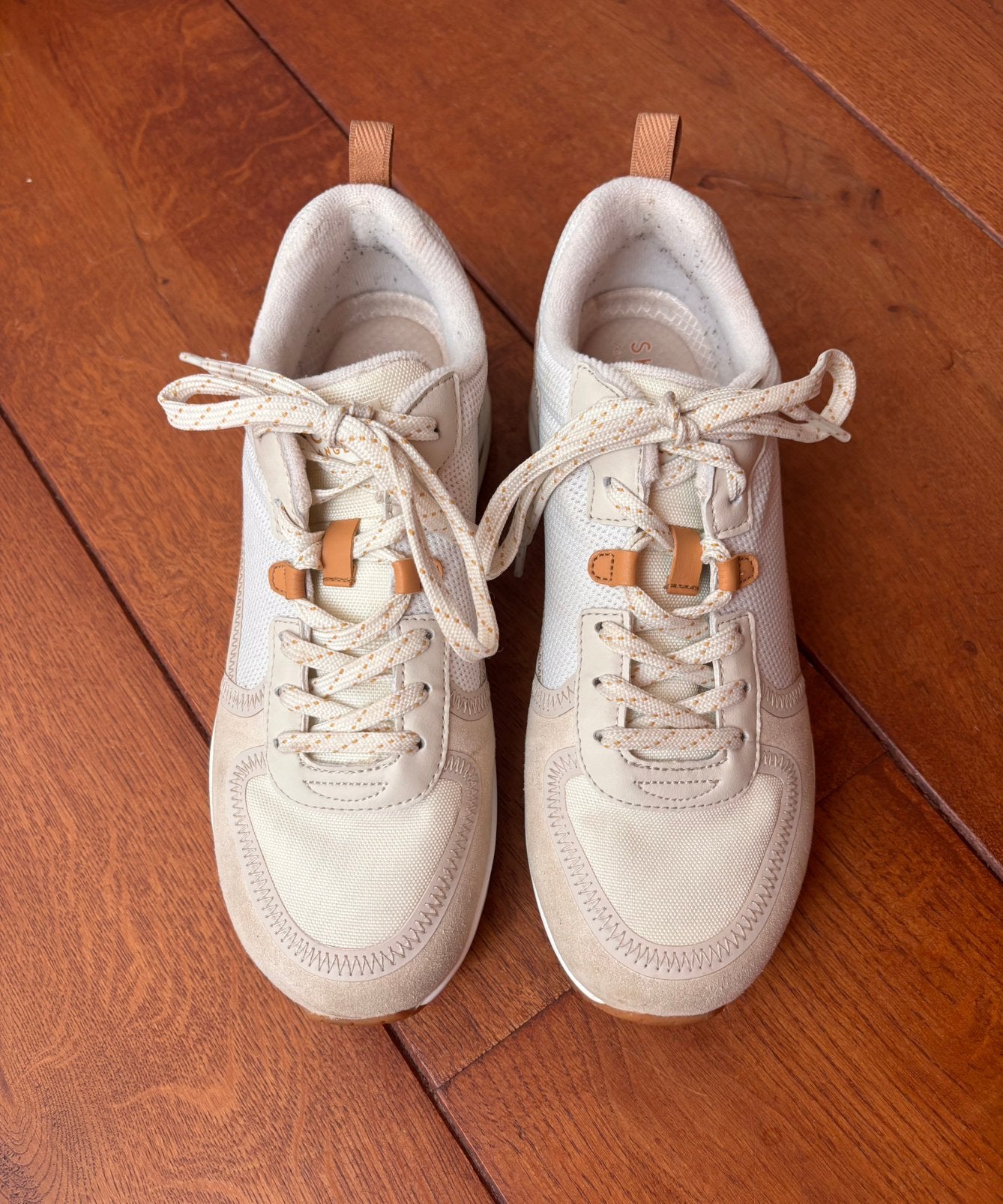 Skechers maat 39 kleur beige -off white, Beige, Ophalen of Verzenden, Sneakers of Gympen, Zo goed als nieuw