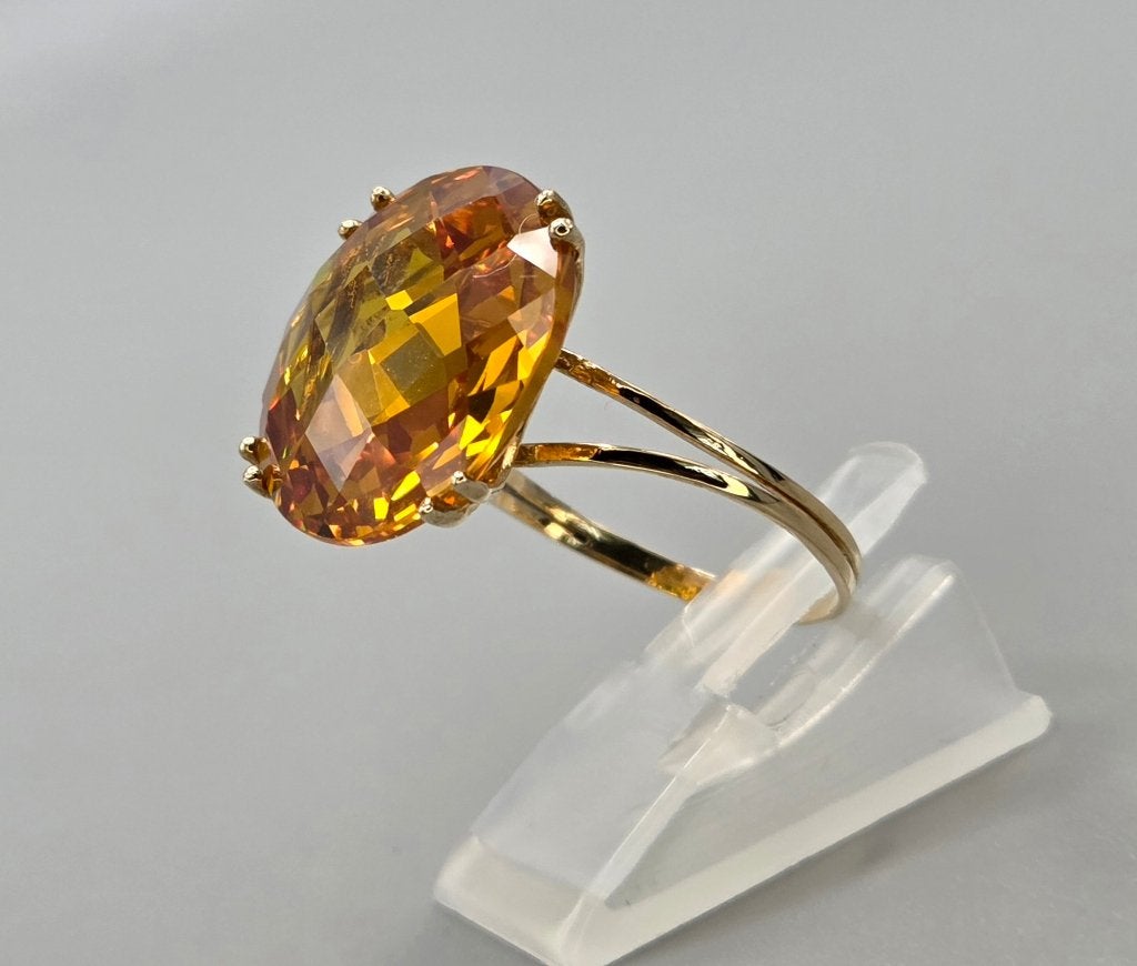 Vintage gouden ring met edelsteen citrien. Nr: 29, 19 tot 20, Geel, Ophalen of Verzenden, Zo goed als nieuw
