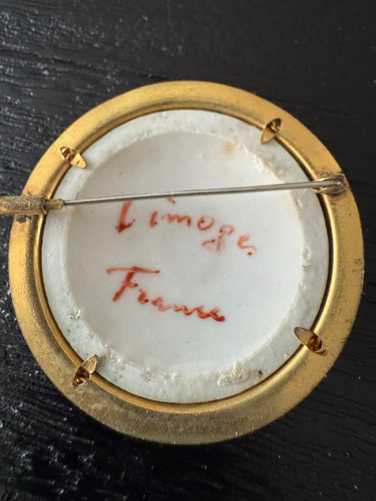 Vintage Limoges Broche - Handgeschilderd Dorpsgezicht, Sieraden, Tassen en Uiterlijk, Antieke sieraden, Verzenden, Overige materialen
