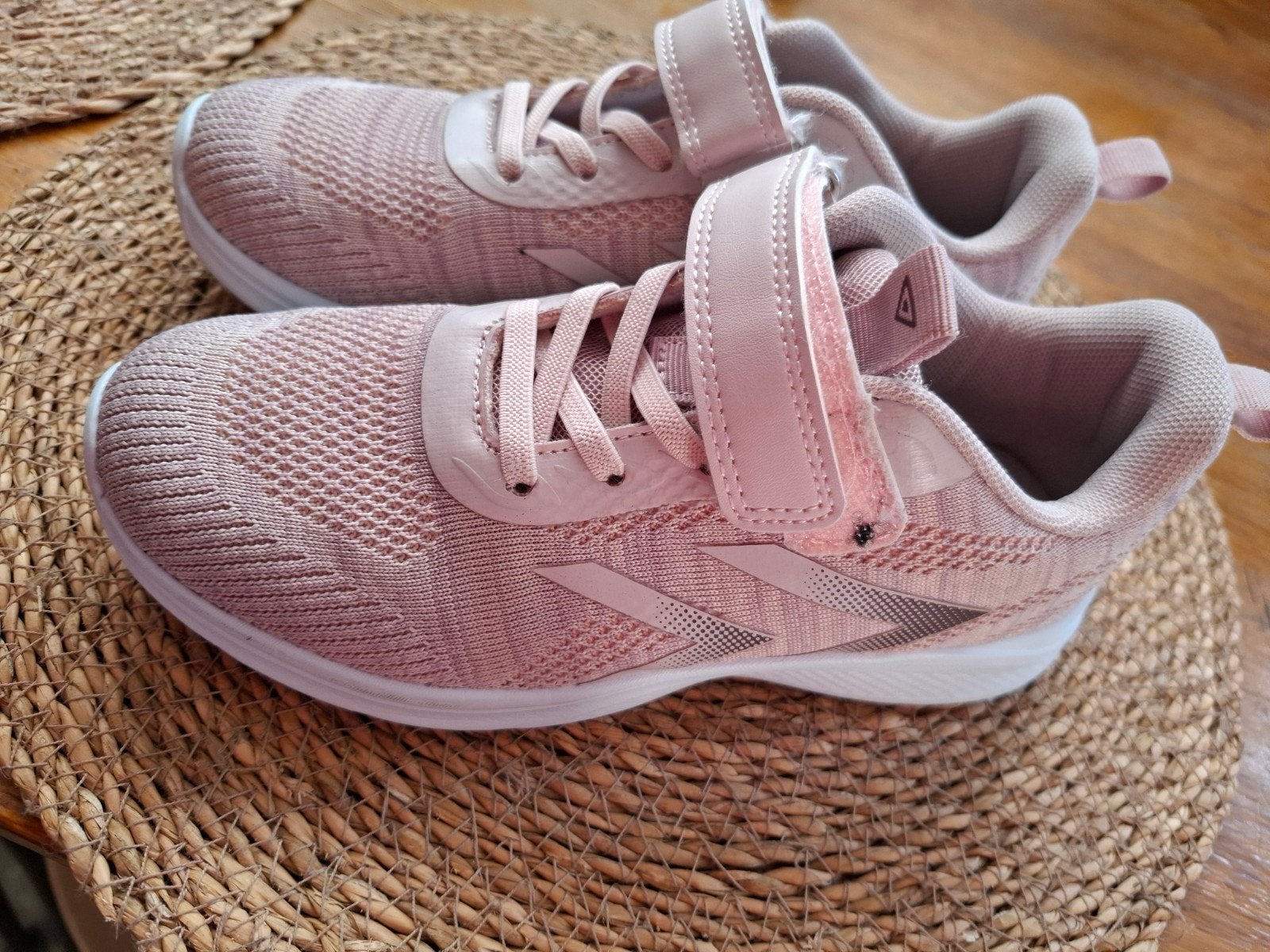 Osaga Sport schoenen., Sport en Fitness, Loopsport en Atletiek, Ophalen, Nieuw, Hardloopschoenen, Overige merken