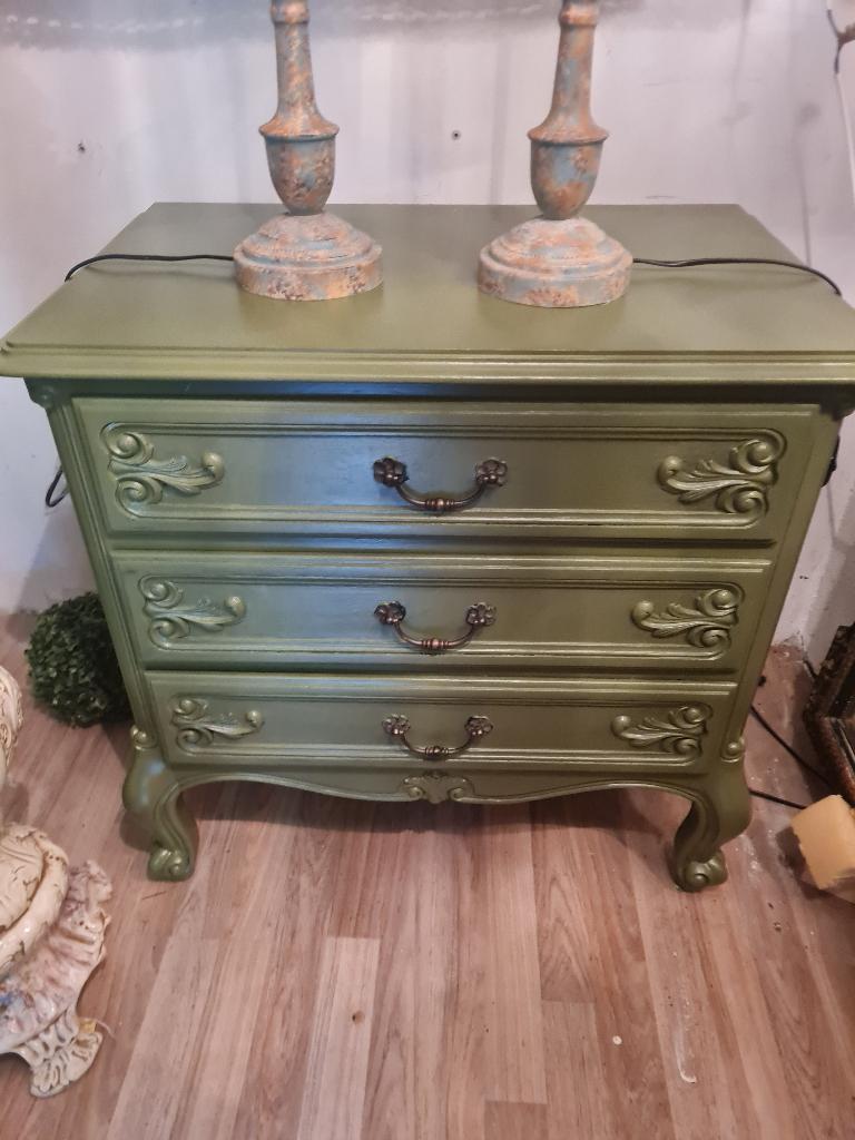 Zeer oud vol houten ladekastje in antiek groene kleur, Ophalen, Heikant 21 Kaatsheuvel, Belle Vieille Brocante, 50 tot 100 cm