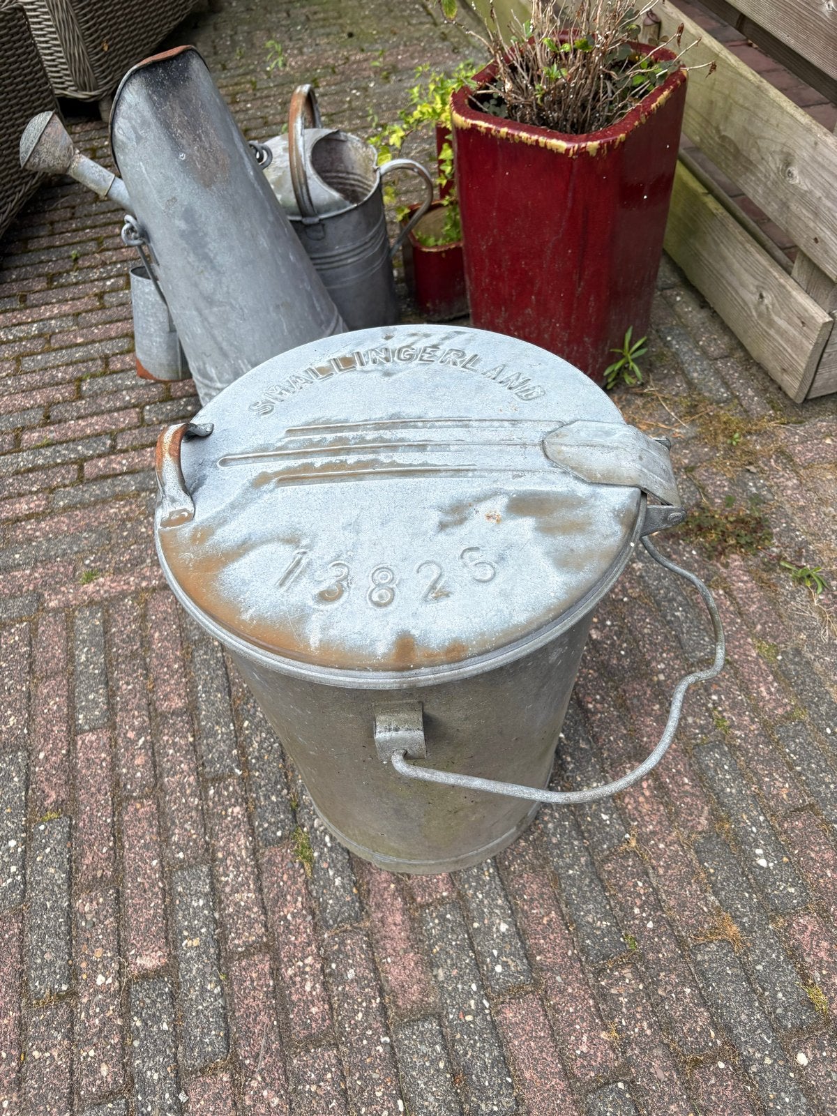 Oude zinken afvalemmer Smallingerland, Ophalen