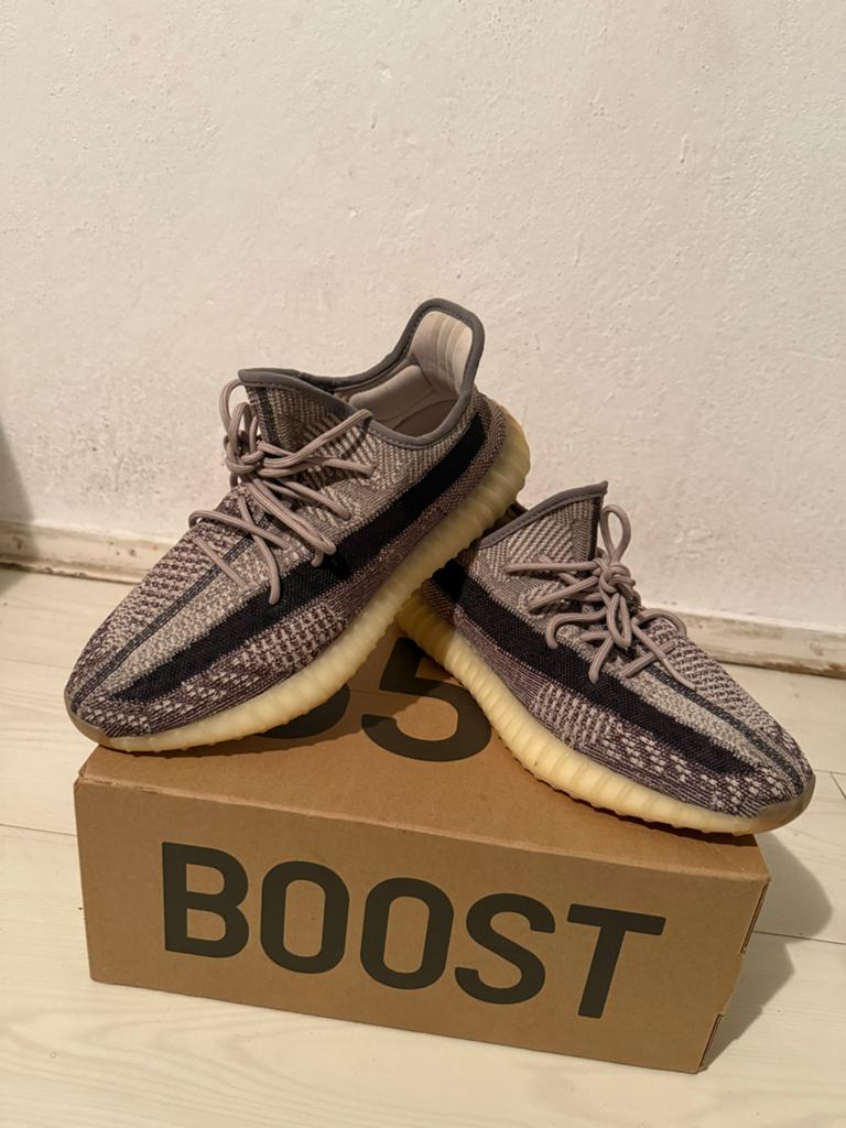 Yeezy 350 Zyon - Maat 45,5 - Paar keer gedragen, Kleding | Heren, Ophalen of Verzenden, Gedragen, Overige kleuren, Sneakers of Gympen