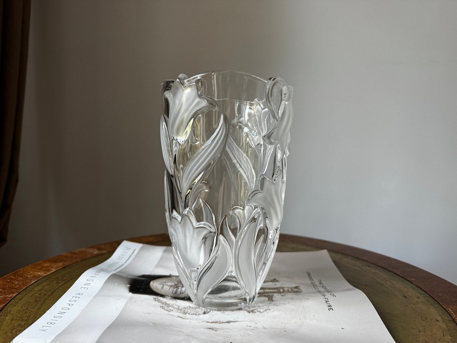 Vintage Mikasa “Tulips Satin” vaas – Duitsland – 20 cm, Antiek en Kunst, Antiek | Glas en Kristal, Ophalen