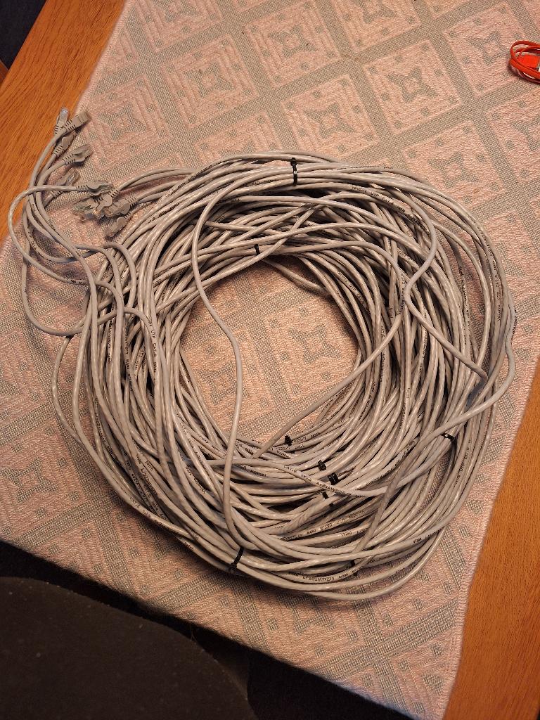 UTP kabel bundel 6 x 15 meter cat6, Computers en Software, Ophalen of Verzenden, Zo goed als nieuw